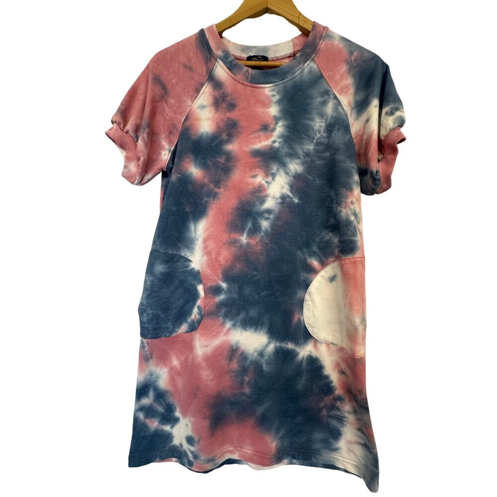 Rue 21 dress with a tie-dye pattern in pink, blue, and white short sleeves med